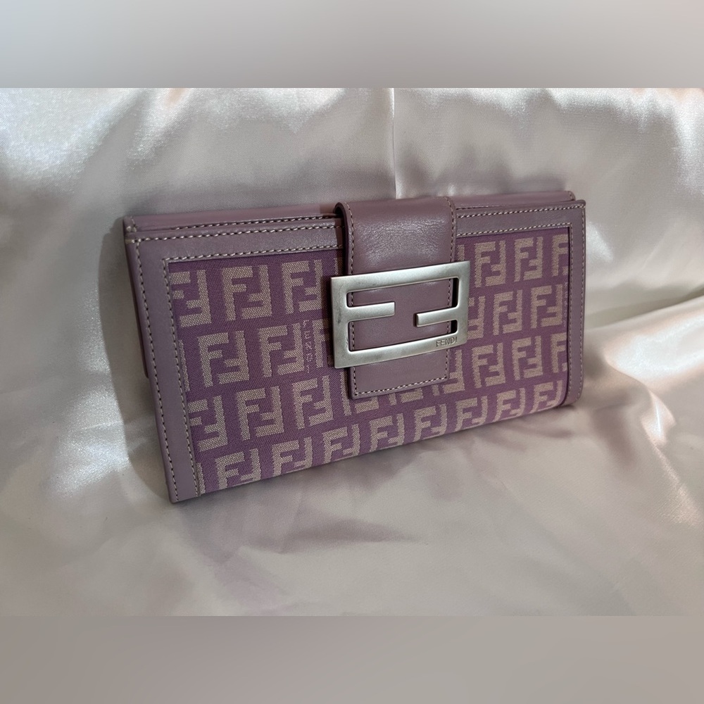 Authentic💜Fendi long wallet purple